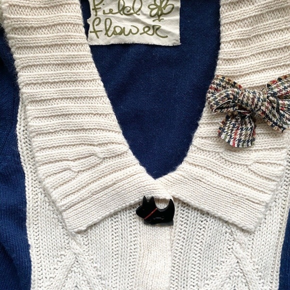 ANTHROPOLOGIE CARDIGAN SCOTTIE DOG BUTTON BOWS - Picture 6 of 8